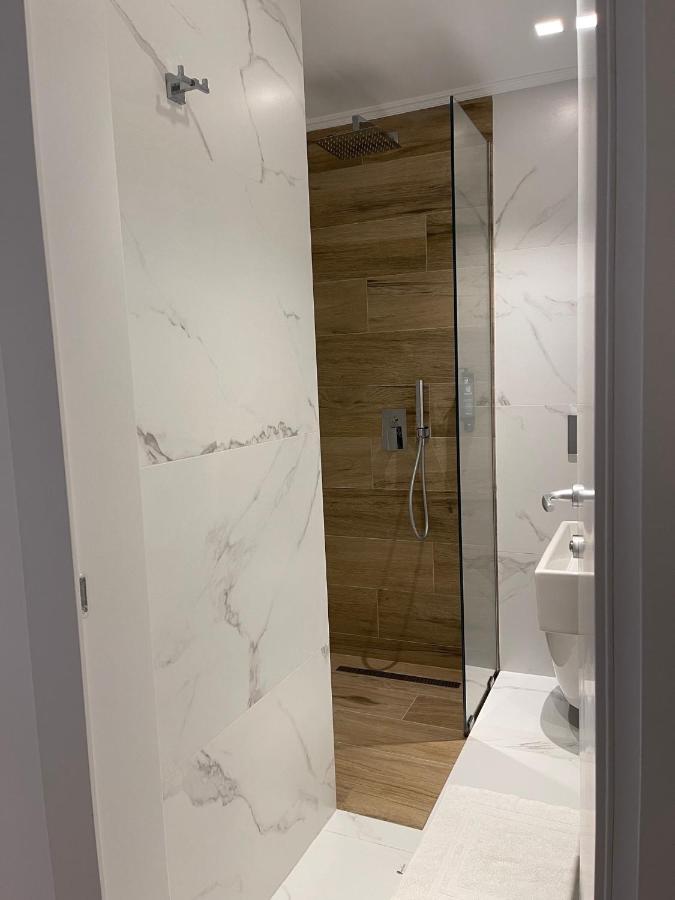 Hotel Aulona ساراندا المظهر الخارجي الصورة