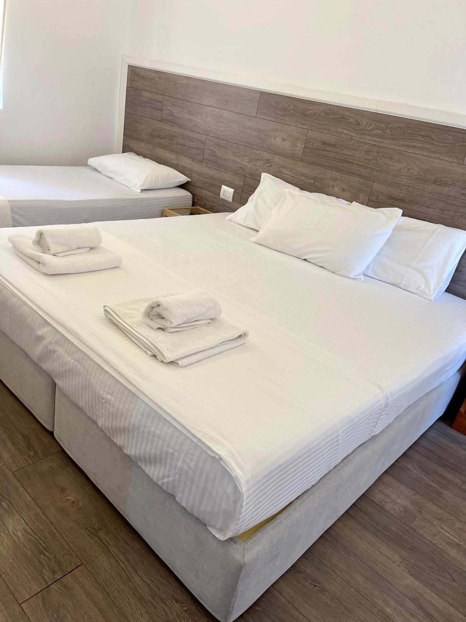Hotel Aulona ساراندا المظهر الخارجي الصورة