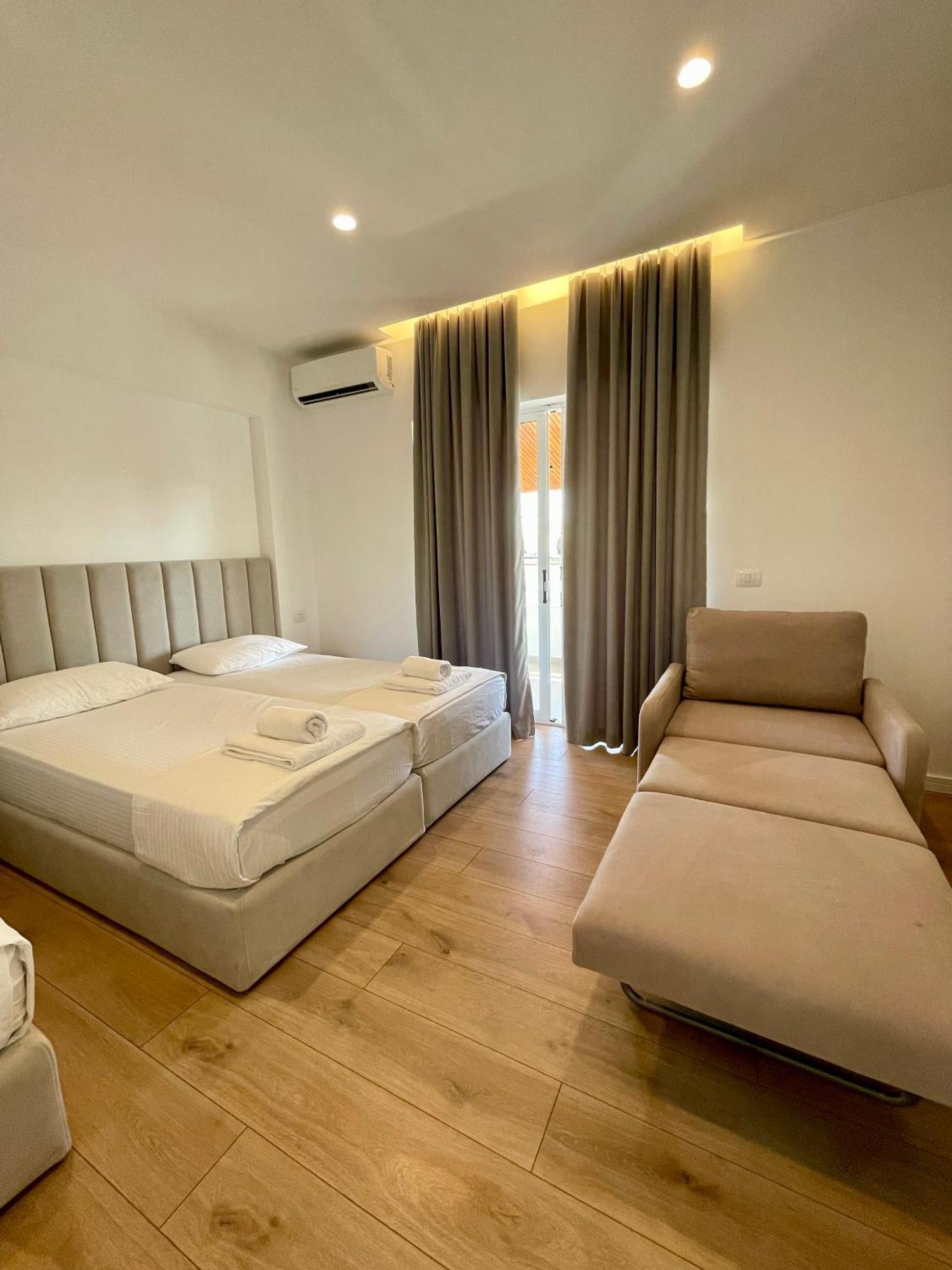 Hotel Aulona ساراندا المظهر الخارجي الصورة