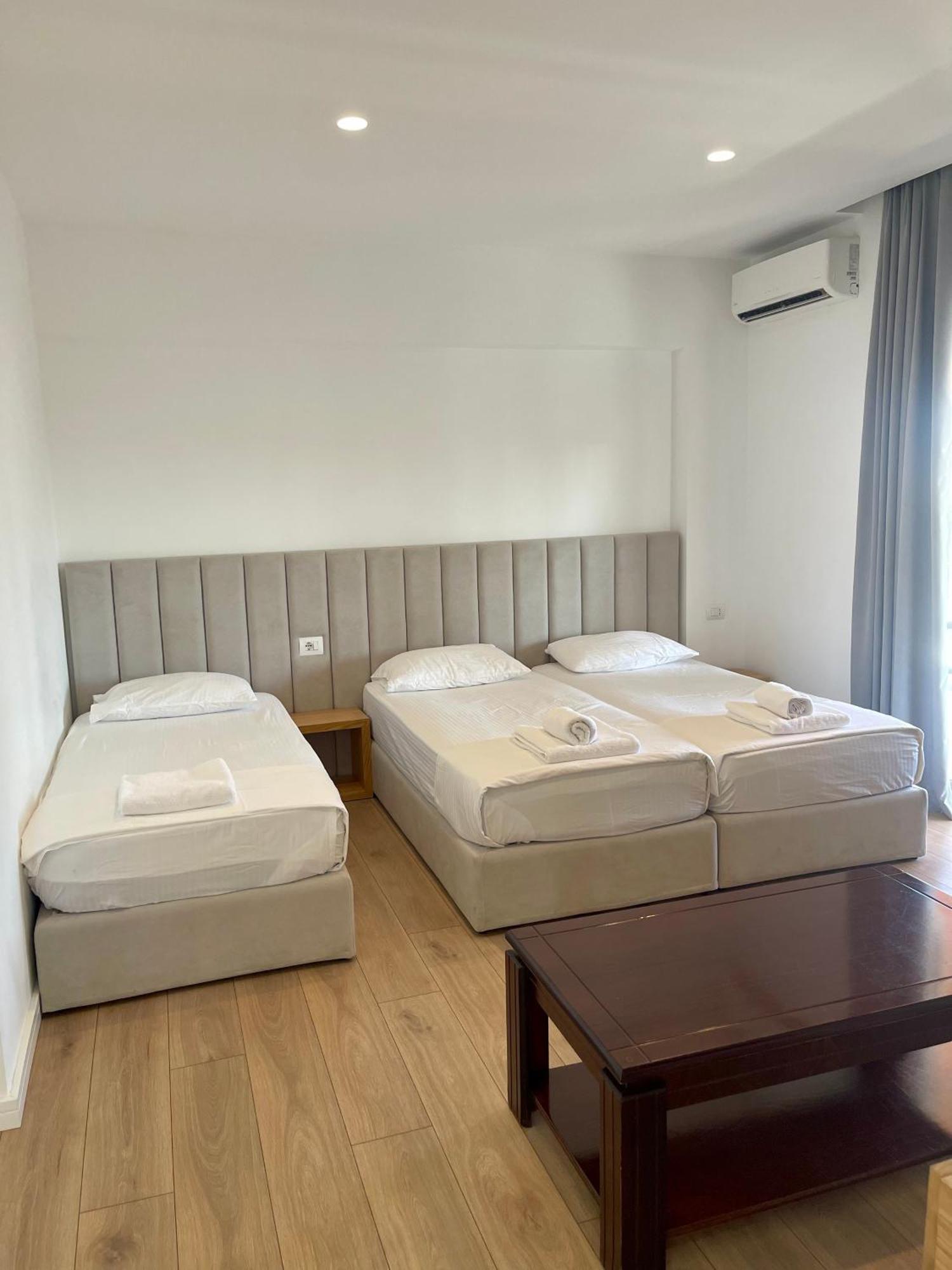 Hotel Aulona ساراندا المظهر الخارجي الصورة