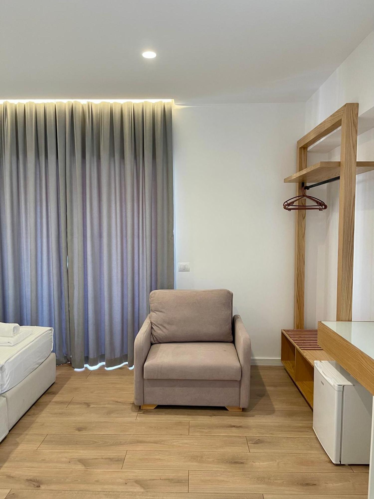 Hotel Aulona ساراندا المظهر الخارجي الصورة