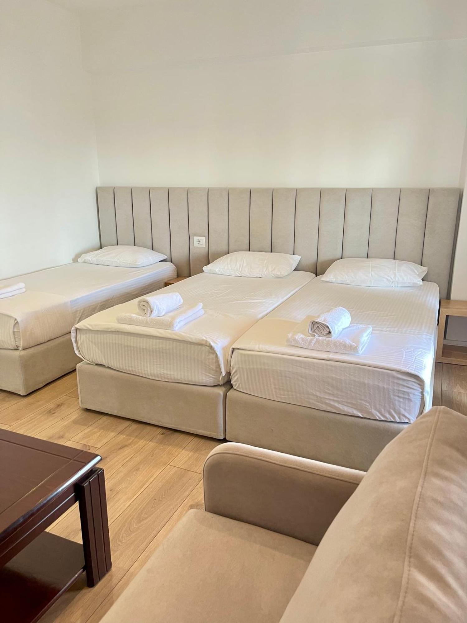 Hotel Aulona ساراندا المظهر الخارجي الصورة