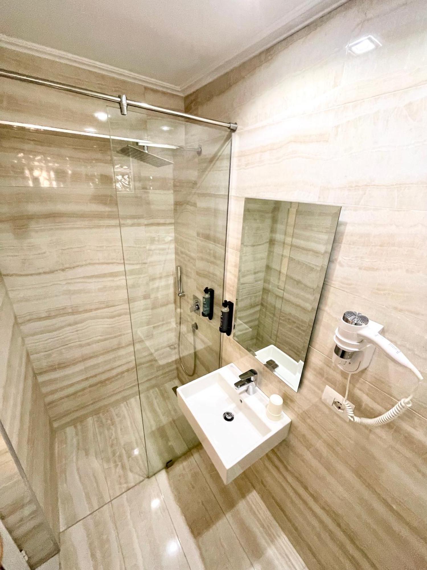 Hotel Aulona ساراندا المظهر الخارجي الصورة