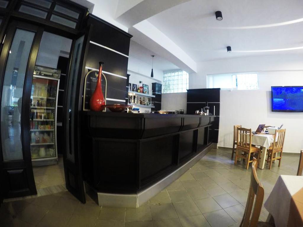 Hotel Aulona ساراندا المظهر الخارجي الصورة